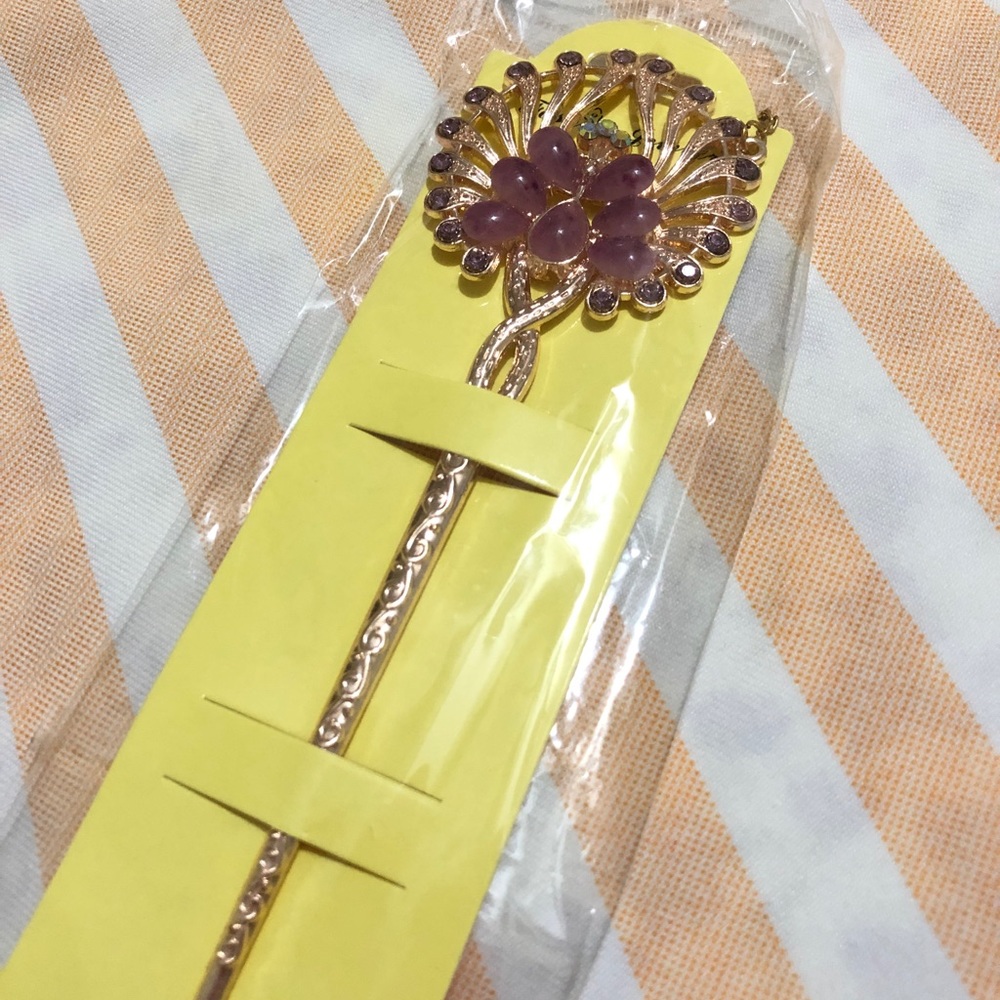 Peacock hat/hair pin